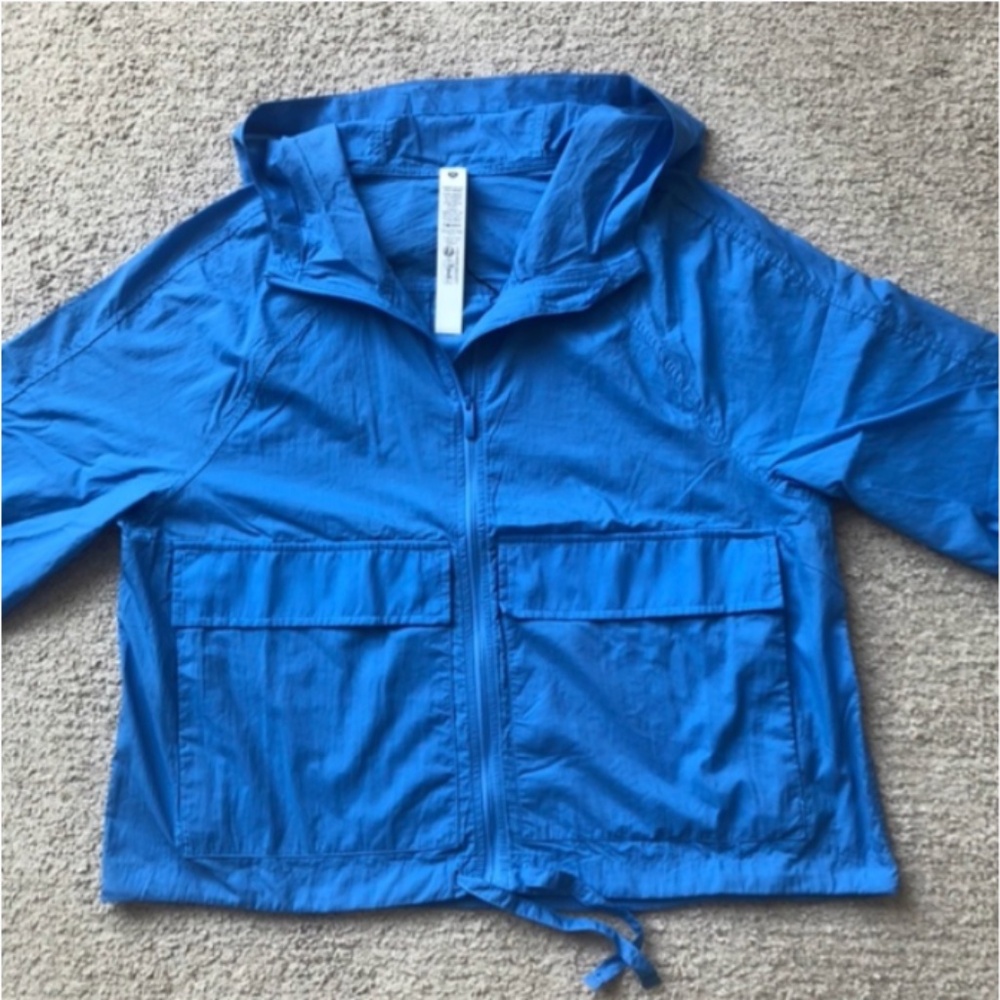 LULULEMON- Hood - Lite Relaxed fit Jacket. - Picture 2 of 10
